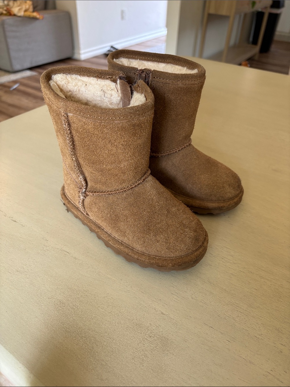 BEARPAW Toddler Size 9 Hickory Suede Side-Zip Boots